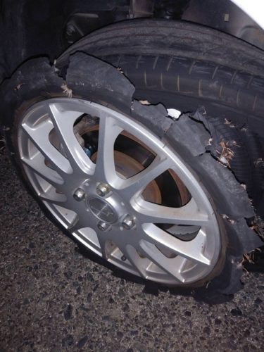 タイヤバーストして草ｧ！！