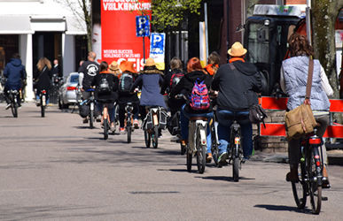 【悲報】ヨーロッパは歩行者>自転車≫自動車なのに、日本は自動車≫自転車>歩行者なのはなぜか？
