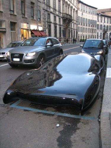 街中で平べったい車が発見されるｗｗｗｗｗｗｗ