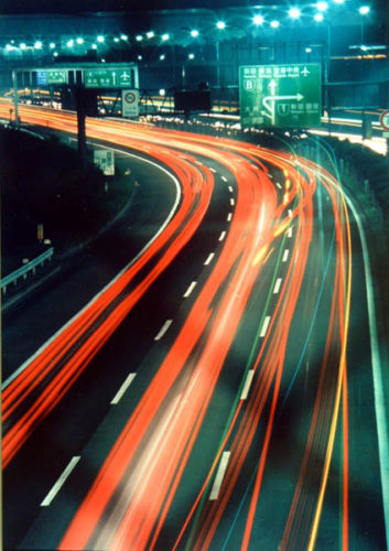 高速道路でぶっ飛ばす奴の気持ちがわからないんだけど・・・