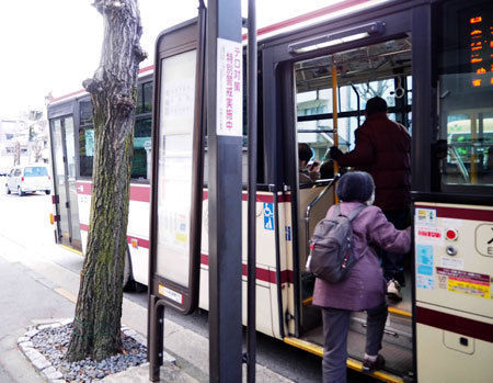 【交通機関】バスのインターホン、何のため？「乗車拒否」に困惑