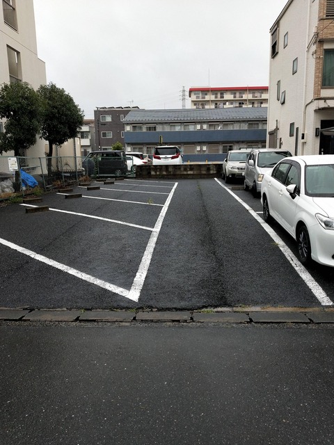 運転初心者の社会人なのだけれども社用車の管理にここの駐車場を選んでも平気か？
