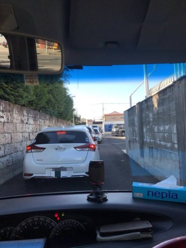 愛車の洗車に来たけどめちゃくちゃ混んでてワロタｗｗｗｗｗ