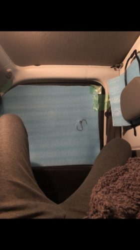 【画像】車中泊してるんだが寒すぎる