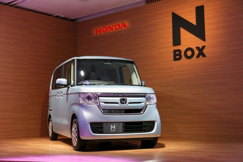 昨年、日本で一番売れた軽自動車「N-BOX」は何がすごいのか　爆発的な室内容量で、もはや「住める」レベル