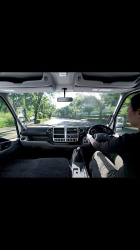 【画像】車の内装って正直このレベルで十分な件ｗｗｗｗｗｗｗ