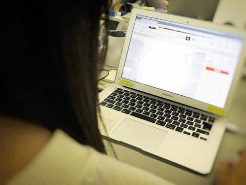 【知識】安く買えるがメーター戻しや修復歴隠しも！　ネットオークションや個人売買での中古車購入に潜む罠