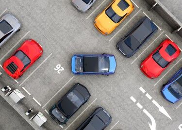 車がいっぱい並んでる所にバック駐車するのがコワイんだが解るヤツいる？ｗｗｗｗｗ