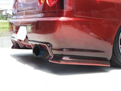 車のマフラーを車外に変えたったwwwwwwwwwwww