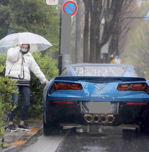 米倉涼子の車が完全にﾌﾞﾎﾞﾎﾞｗｗｗｗｗｗｗｗ