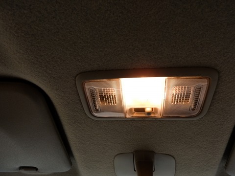 車の車内灯つけっぱにしててバッテリー上がってもたｗｗｗｗ