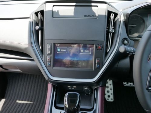 最近の車カーナビを社外品にしたらダサすぎる件ｗｗｗｗｗ