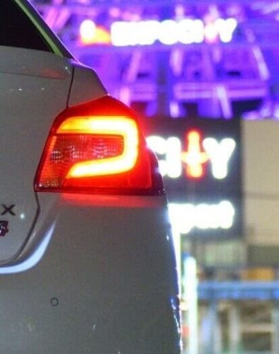 車の後ろ姿見ただけでメーカーや車種当てるやつなんなのwwwwwwwwwww