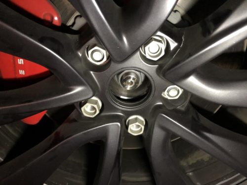 【悲報】テスラの車、もうメチャクチャ。走行中にホイール・屋根・バンパーが外れるwwwwwwwwww