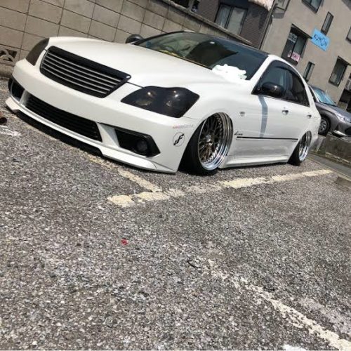 【画像】車に気品と高級感を兼ね備えさせた結果wwwwwwwwwwwwwwwwwww