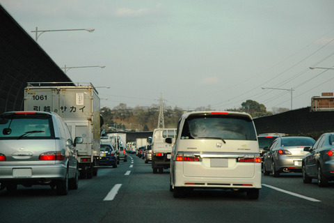 【緊急】渋滞してる道路で腹痛くなったときの対処法！！！！