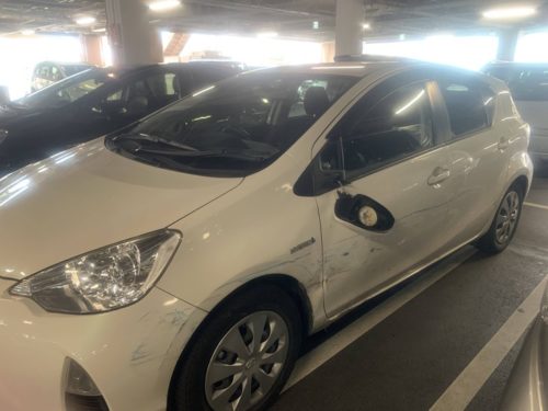 駐車場で人の車のドアミラーぶつけて歪ませていく奴wwwwwwwwwwwwwww