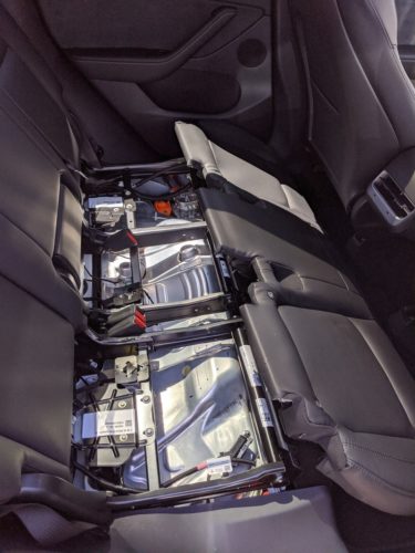 【悲報】テスラ、後部座席を取り付けずに納車wwwwwwwwwwwwww