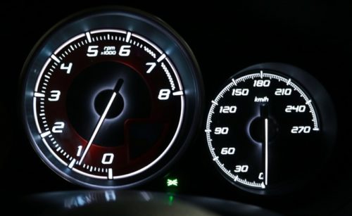 車のメーターはアナログが1番だよなwwwwwwwwwww