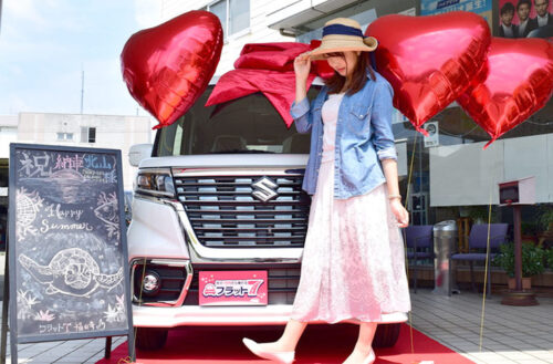 【朗報】納車式、モデル次第で華やかになる事が判明するwwwwwwwwwwwww