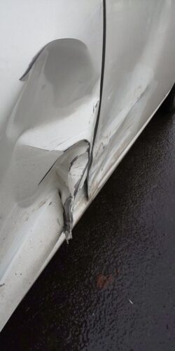 親の車擦ってしまったｗｗｗ誰か助けてくれｗｗｗ