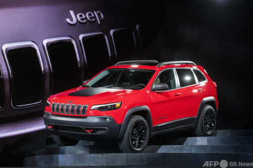 【悲報】チェロキー族「ジープよ、車の名前に『チェロキー』を使うな」