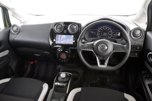 こんな感じの車って古臭くねｗｗｗｗｗｗｗｗｗｗ