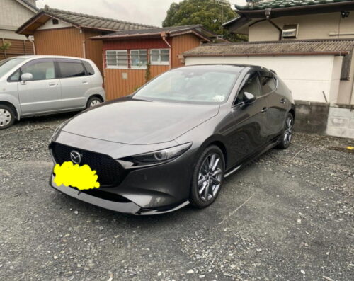 【速報】オンボロアパートの駐車場に突如ピカピカの車が現れ、辺りは一時騒然wwwwwwwwwwwwww