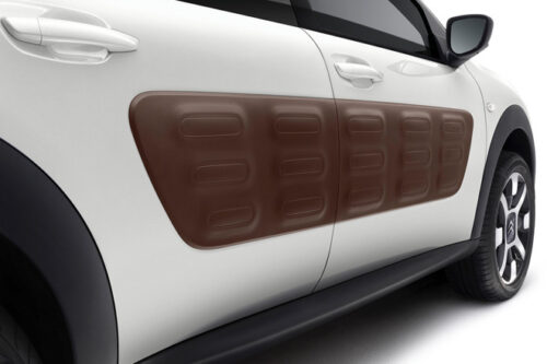 ドアパンされても大丈夫な車が発売されてる件wwwwwwwwwwwwwwwwww