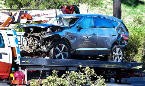 タイガー・ウッズの自動車事故、140キロで運転していたのが原因・・・・