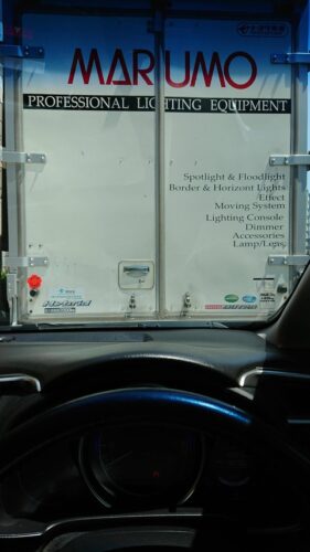 【悲報】前のトラックに寄せられすぎて縦列駐車からの出庫ができない模様・・・ｗｗｗｗｗｗｗｗｗｗｗｗｗｗｗｗｗｗｗｗｗｗ