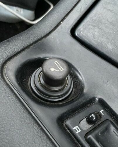 【緊急】車のこのボタンってなに？教えてくれｗｗｗｗｗｗｗ