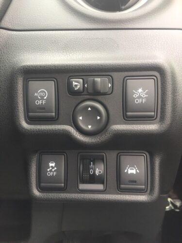 車のボタンの機能把握してないのもある奴wwwwwww