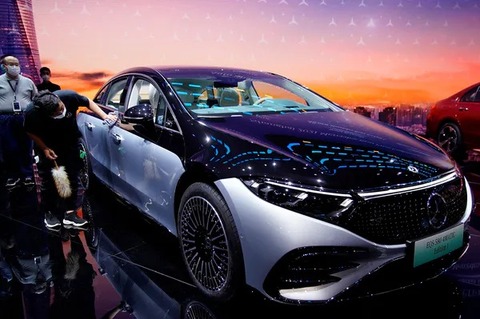 メルセデス・ベンツ、2030年にも販売する新車全てを電気自動車にすると発表