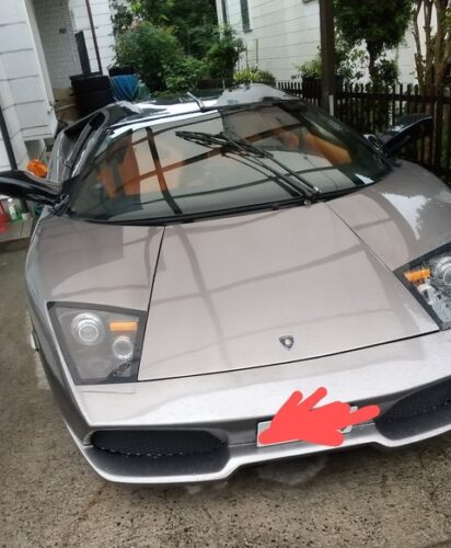 【画像】隣の家にカッコいい車が停めてあったんだが…なんて名前の車なの？？？？？？？？？？？？？？？？？？？？？？？？？？？