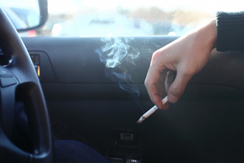後輩の運転する営業車でタバコ吸ったらパワハラだと言われたｗｗｗｗ