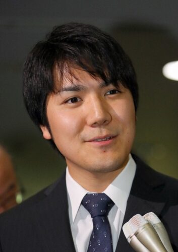 小室圭「っしゃァ！眞子ぉ！車買うぞォ！」←買いそうな車wwwwwwwwwww