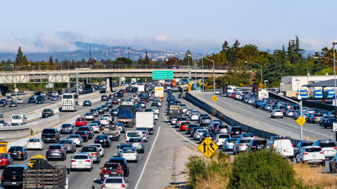 高速道路で渋滞が起こる理由、ガチで謎