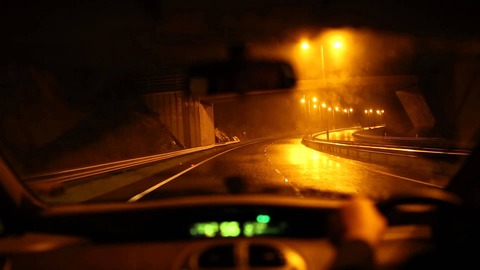 夜の雨降りの運転、マジで怖すぎる模様ｗｗｗｗｗ