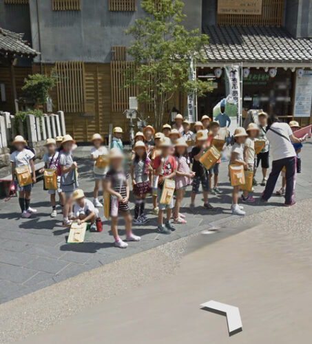 子供達「ファッ！？なんやあの変な車！」