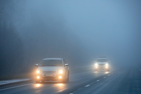 【動画】車の運転中に濃霧に遭遇、ガチで危険過ぎるｗｗｗｗ