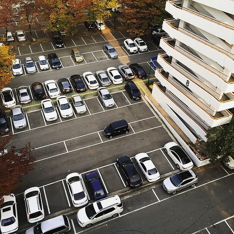 今借りてるマンションの駐車場空きが出来たっぽい！