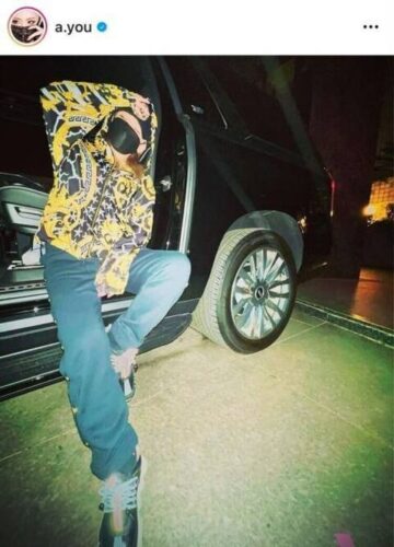 【悲報】浜崎あゆみさん、車に腰掛け写真を撮った結果wwwwwwwwwww