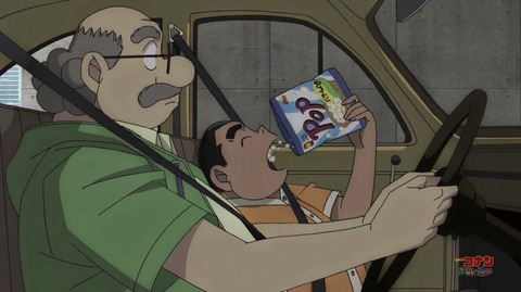 【悲報】元太、阿笠博士の車でお菓子を食い散らかすwwwwww