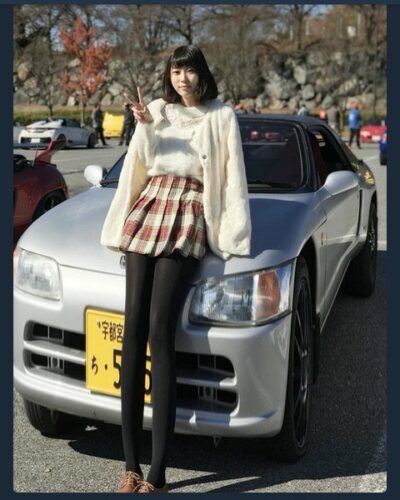 【悲報】女さん、軽自動車をとんでもない状態にしてしまうwwwwwww
