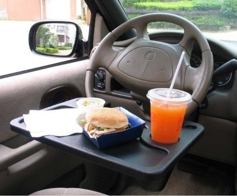 【悲報】弊社、昼休みに車で弁当食う、休憩するのが禁止と閣議決定されるｗｗｗｗ