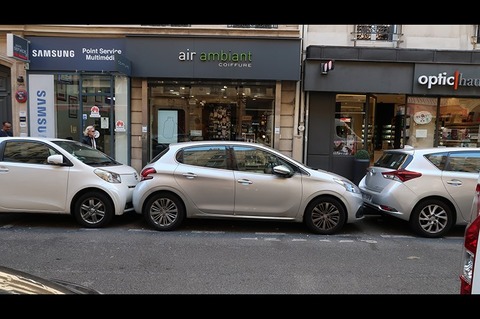 【悲報】フランス人は車に傷がついても気にしないのに、日本人男が車の傷に発狂するのはなぜか