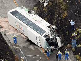 【静岡・観光バス横転事故】ブレーキ使いすぎで「フェード現象」の可能性も…横転バス車両検証、メーカーも立ち合う