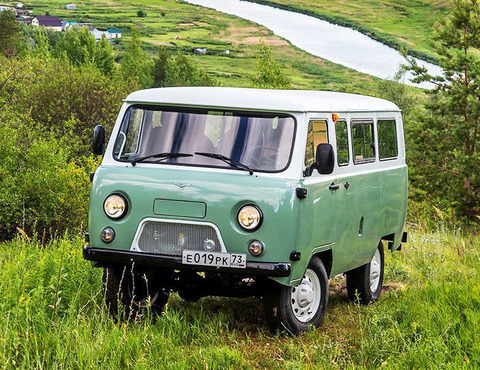 【画像】ロシアさんのクッソかっこいいEV車ｗｗｗｗ