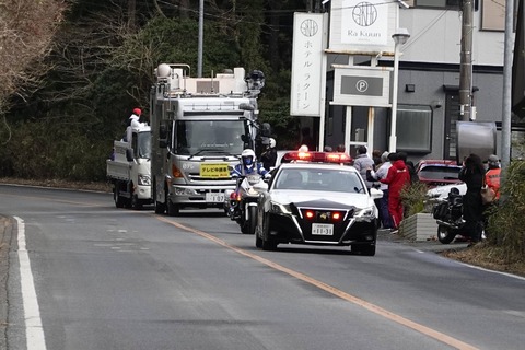 【悲報】トヨタさん、箱根駅伝でガソリン車を使用し選手に排ガスを浴びせてしまうwwwwwww